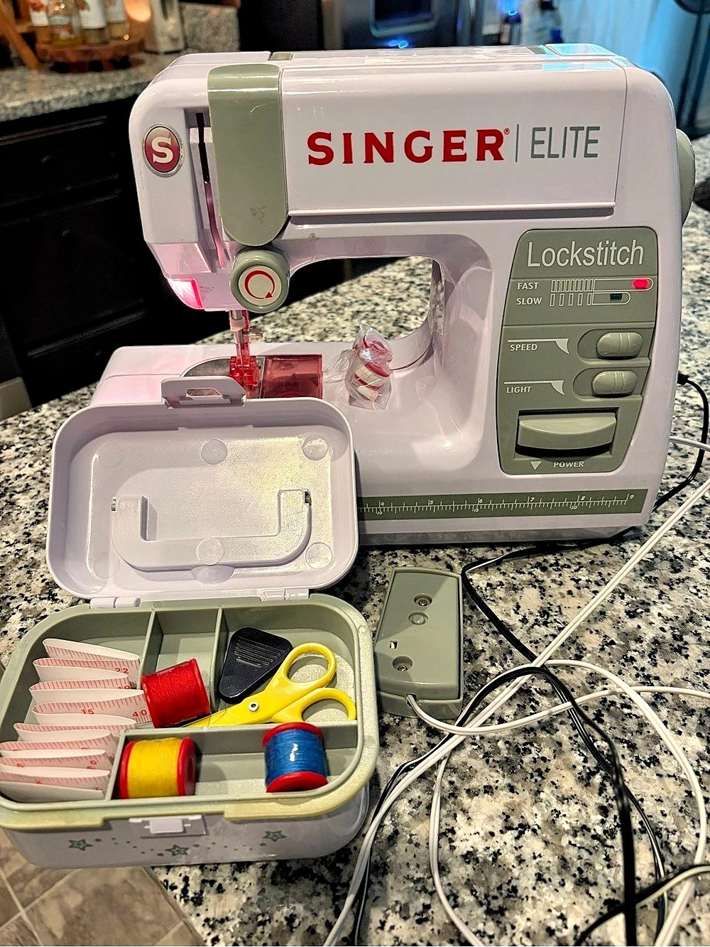 SINGER Elite lock stitch Sewing Machine with Accessories